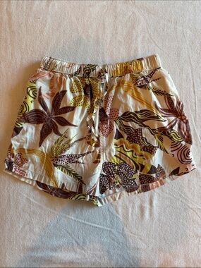 Roark Cream Floral Tropical Elastic-Waist Shorts